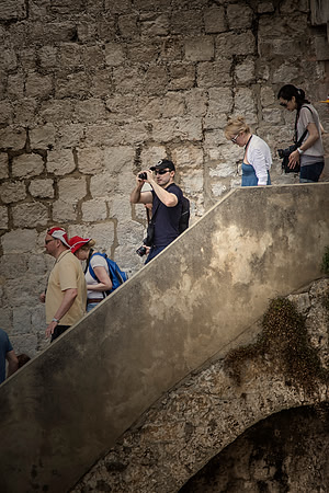 Diagonal queue by Christian Del Rosario